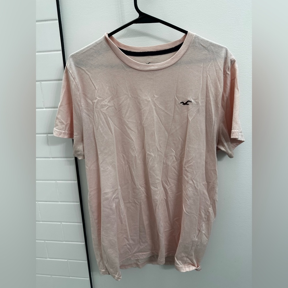 Hollister Men's Light Pink Short Sleeve Tee